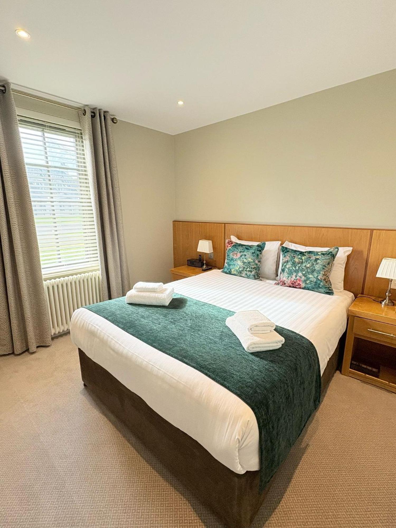 Lodge At Lough Erne Enniskillen Exteriör bild