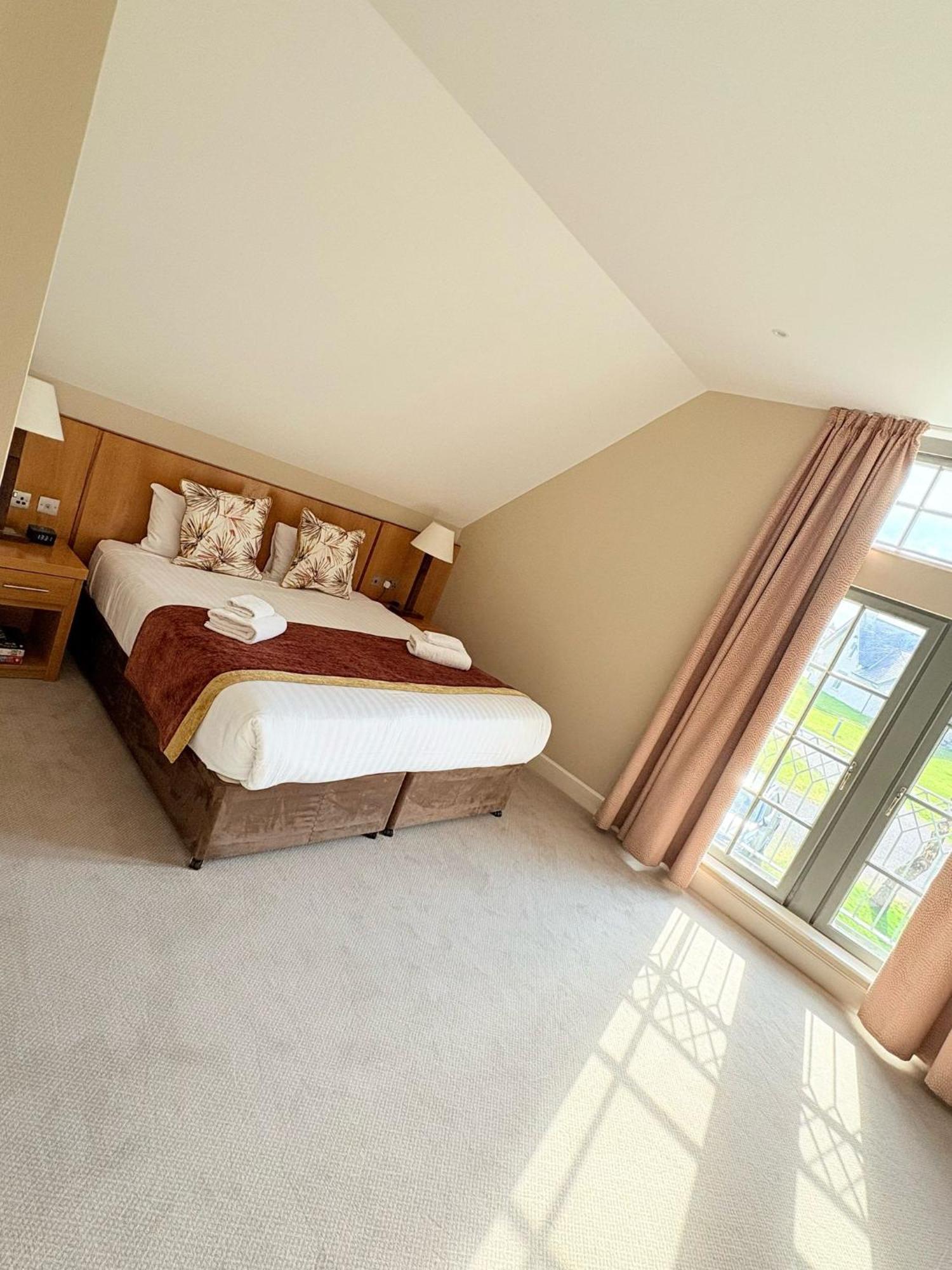 Lodge At Lough Erne Enniskillen Exteriör bild